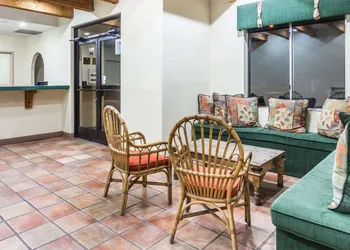 Super 8 by Wyndham Cottonwood hotel thumbnail 2