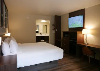 Days Inn by Wyndham Prescott hotel thumbnail 5