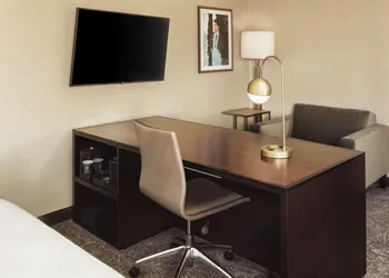 Embassy Suites by Hilton Tysons Corner hotel thumbnail 4
