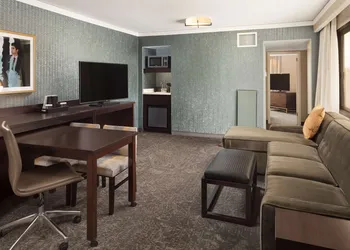 Embassy Suites by Hilton Tysons Corner hotel thumbnail 8