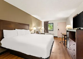 Americas Best Value Inn Laurel hotel thumbnail 8
