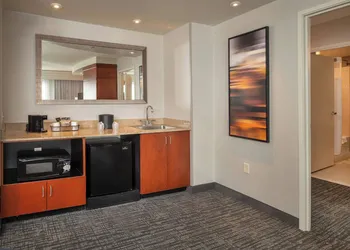 Courtyard by Marriott Dunn Loring Fairfax hotel thumbnail 6