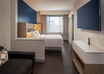 SpringHill Suites by Marriott Herndon Reston hotel thumbnail 5