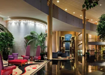 DoubleTree by Hilton Washington Dulles Airport hotel thumbnail 3