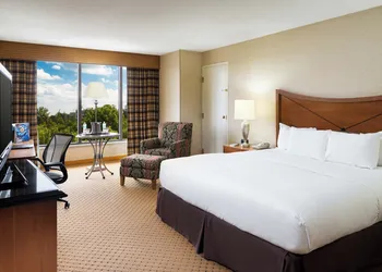 DoubleTree by Hilton Washington Dulles Airport hotel thumbnail 5