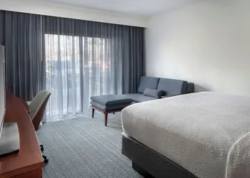 Courtyard by Marriott Silver Spring North/White Oak hotel thumbnail 8