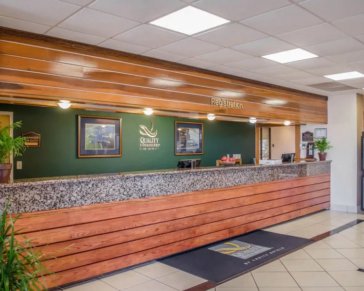 Quality Inn & Suites Pensacola Bayview hotel detail image 2