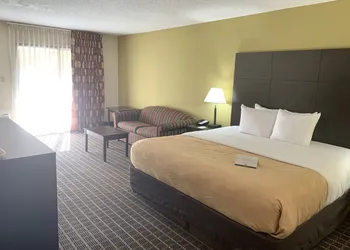 Quality Inn & Suites Pensacola Bayview hotel thumbnail 7