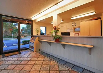 Super 6 Inn & Suites hotel thumbnail 2