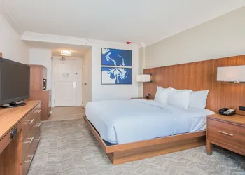 Hilton Pensacola Beach hotel thumbnail 5