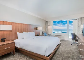 Hilton Pensacola Beach hotel thumbnail 6