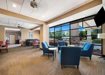 Comfort Suites Northlake hotel thumbnail 2