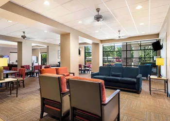 Comfort Suites Northlake hotel thumbnail 3
