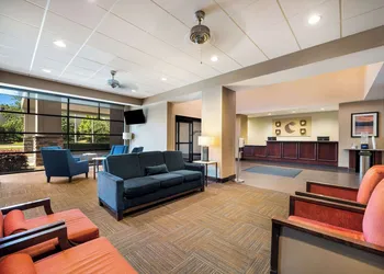 Comfort Suites Northlake hotel thumbnail 4