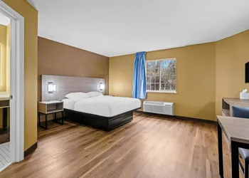 Suburban Studios Charlotte – Executive Park hotel thumbnail 7