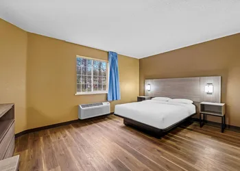 Suburban Studios Charlotte – Executive Park hotel thumbnail 8