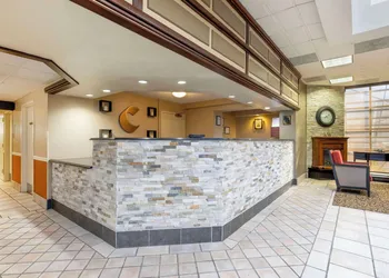 Comfort Inn University Center hotel thumbnail 5