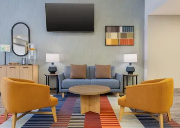 Lake Norman Inn and Suites hotel thumbnail 2