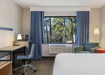 Lake Norman Inn and Suites hotel thumbnail 8