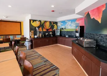 Comfort Inn & Suites Texas City I-45 hotel thumbnail 3