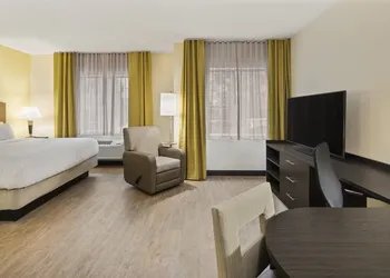 Candlewood Suites Charlotte - Arrowood by IHG hotel thumbnail 5