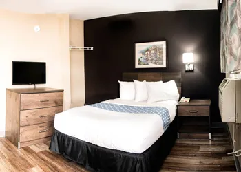 Suburban Studios Charlotte - Ballantyne hotel thumbnail 4