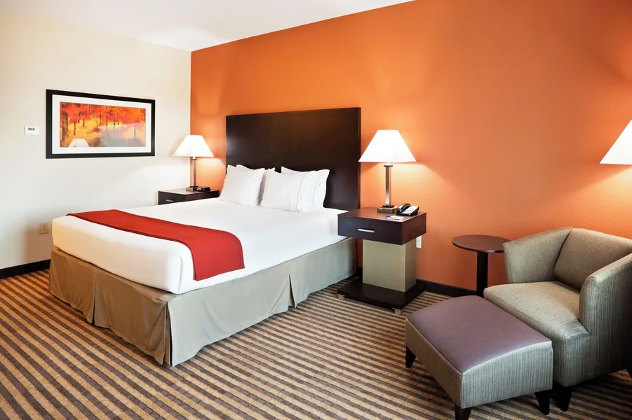 Holiday Inn Express & Suites Charlotte Southeast - Matthews by IHG hotel detail image 2