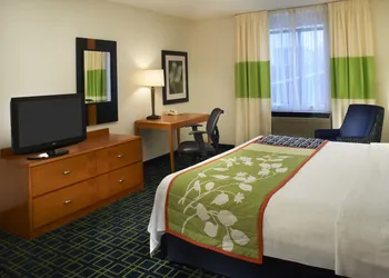 Fairfield Inn and Suites by Marriott Indianapolis East hotel thumbnail 4