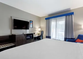 Comfort Inn & Suites Memphis East hotel thumbnail 6