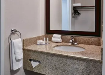 Fairfield Inn & Suites by Marriott Detroit Livonia hotel thumbnail 3