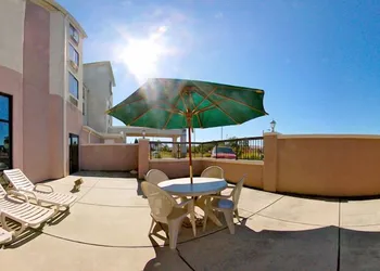 Baymont by Wyndham Mooresville hotel thumbnail 5