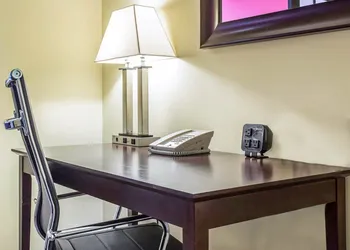 Comfort Suites Rock Hill Manchester Meadows Area hotel thumbnail 5