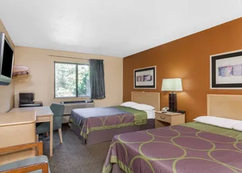 Super 8 by Wyndham Charlotte/Amusement Park Area hotel thumbnail 4
