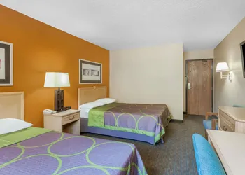 Super 8 by Wyndham Charlotte/Amusement Park Area hotel thumbnail 5