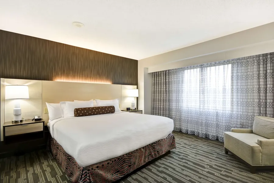 Embassy Suites Hotel Charlotte hotel detail image 6