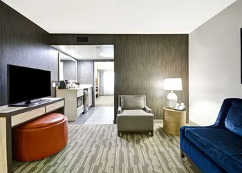Embassy Suites Hotel Charlotte hotel thumbnail 8