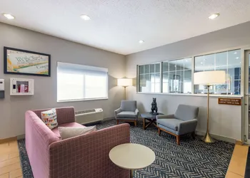 AmericInn by Wyndham Duluth hotel thumbnail 3