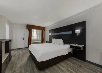 Quality Inn Charlotte Airport hotel thumbnail 7