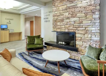 Fairfield Inn & Suites by Marriott Woodbridge hotel thumbnail 2