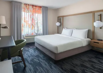 Fairfield Inn & Suites by Marriott Woodbridge hotel thumbnail 7
