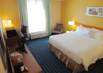 Fairfield Inn and Suites by Marriott Valparaiso hotel thumbnail 4