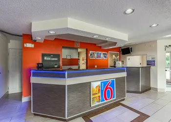 Motel 6 Charlotte, NC - University hotel thumbnail 4