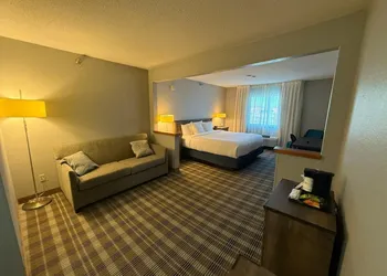 AmericInn by Wyndham Minot hotel thumbnail 2