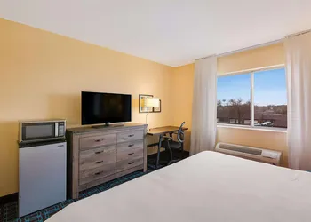 AmericInn by Wyndham Minot hotel thumbnail 6