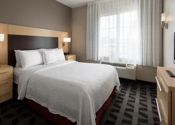 TownePlace Suites by Marriott San Diego Vista hotel thumbnail 3