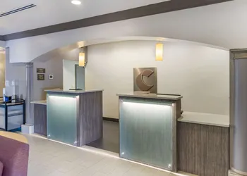 Comfort Inn & Suites hotel thumbnail 2