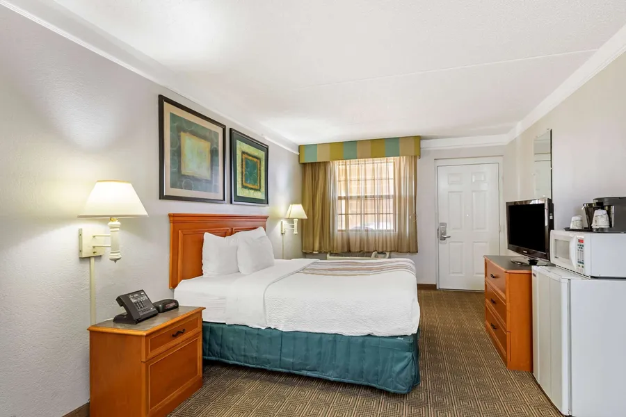 La Quinta Inn by Wyndham El Paso West hotel detail image 6