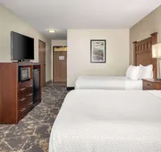 La Quinta Inn & Suites by Wyndham Grants Pass hotel detail image 4