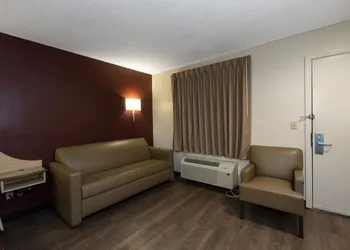 Red Roof Inn Indianapolis - Greenwood hotel thumbnail 7