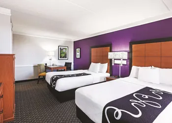 La Quinta Inn by Wyndham Midland hotel thumbnail 7
